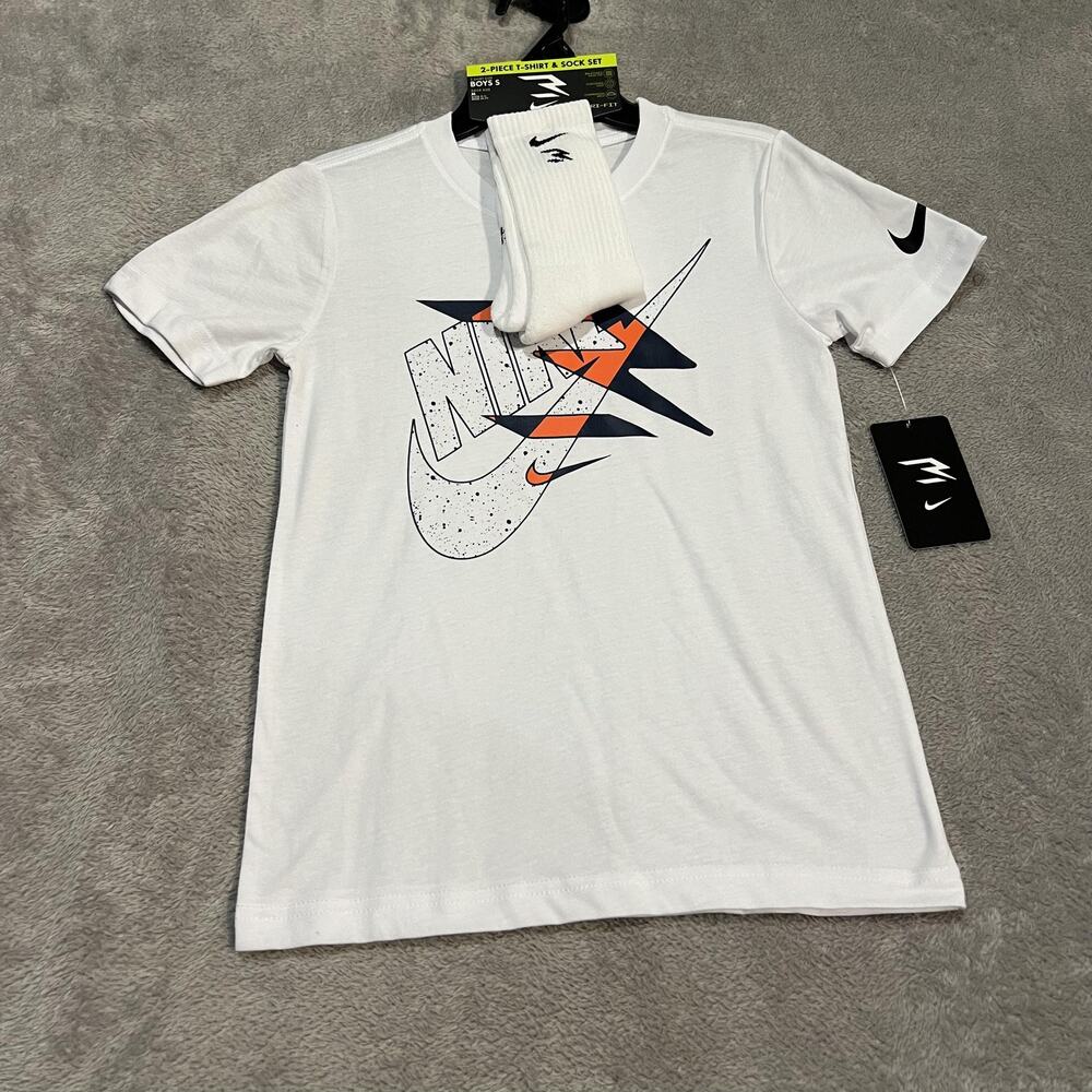 Nike Shirt Boys Small White 3Brand Dri-FIT Swoosh Graphic Socks Set Youth